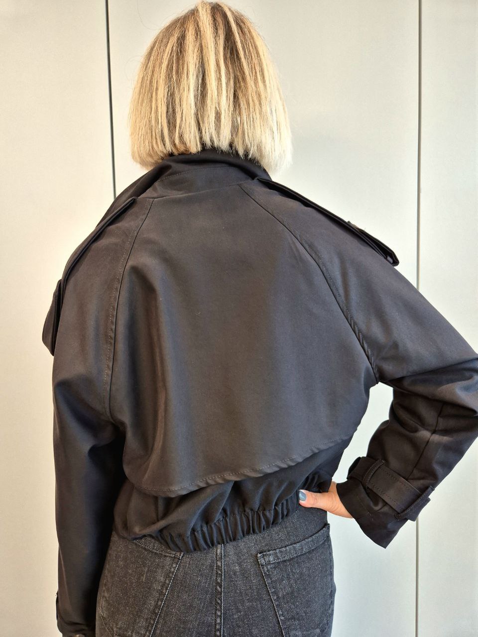 Trench crop vari colori