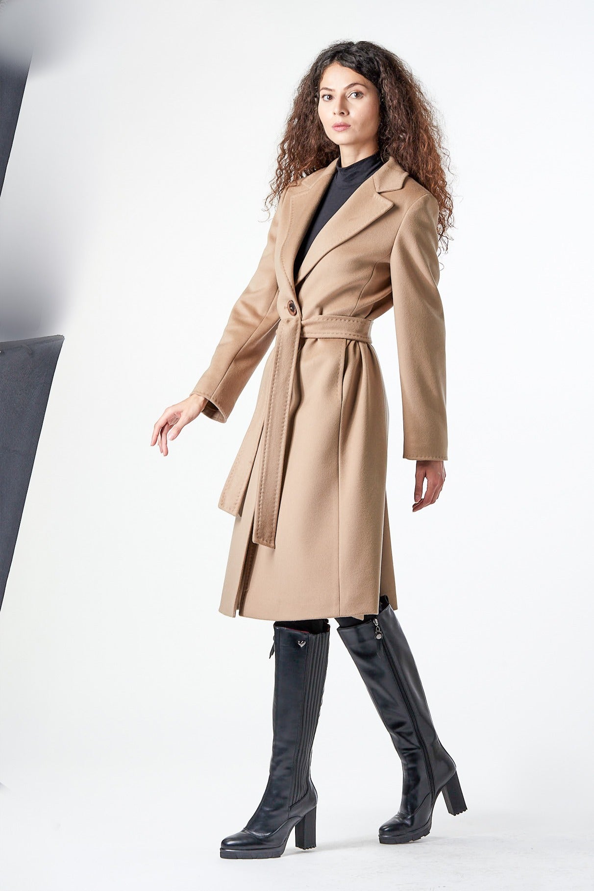 LORO PIANA Cappotto cammello con cintura