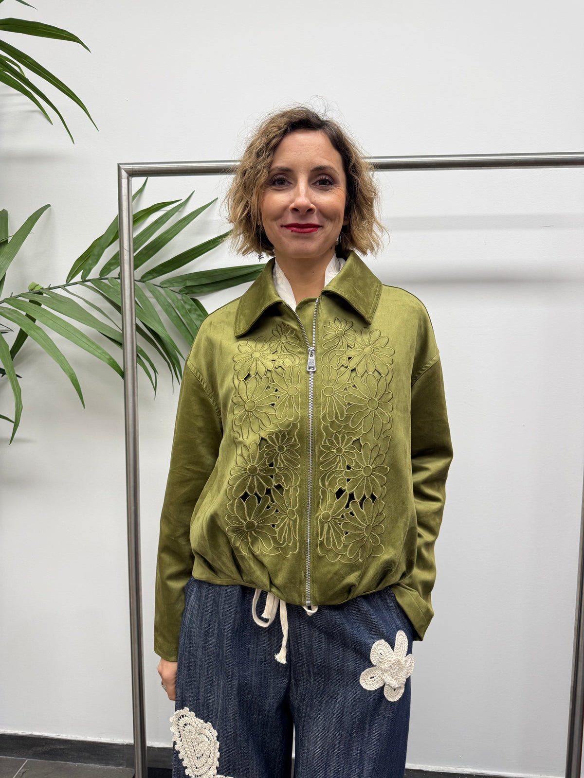 Giacca bomber ricami floreali traforati