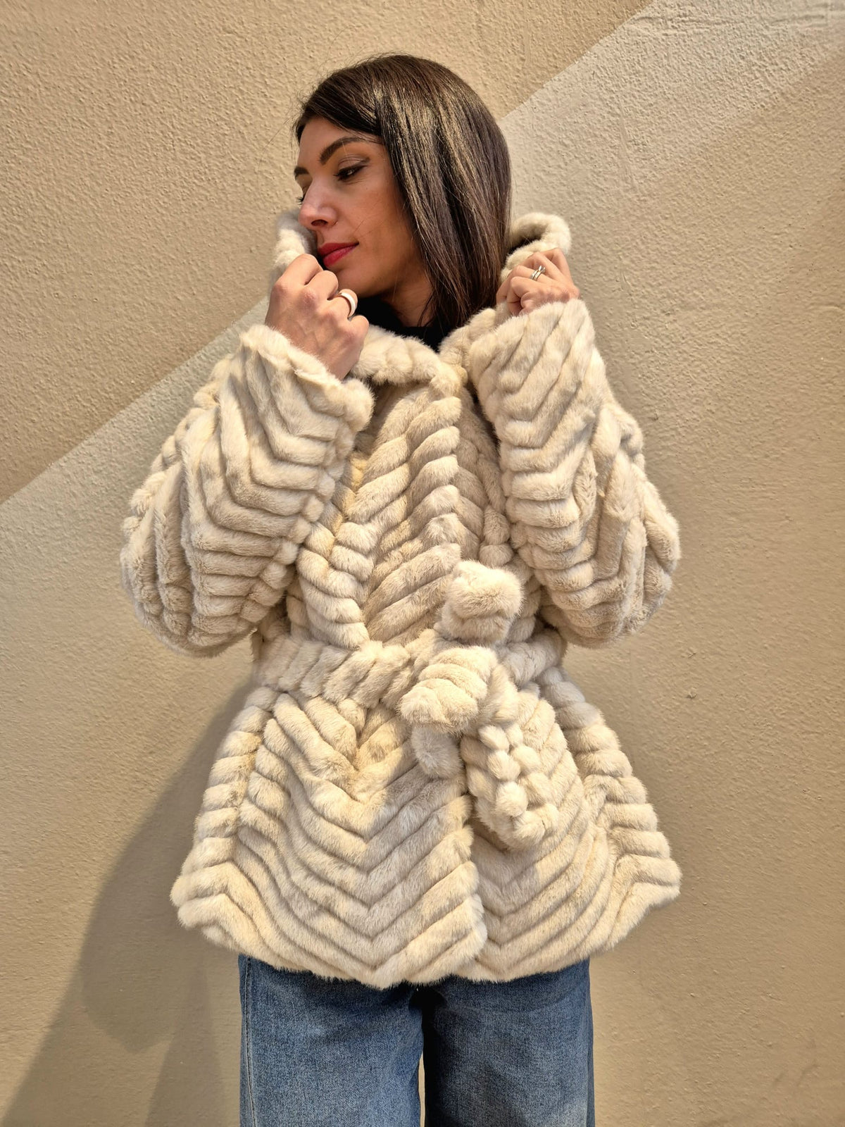 Giacca eco pelliccia con cintura