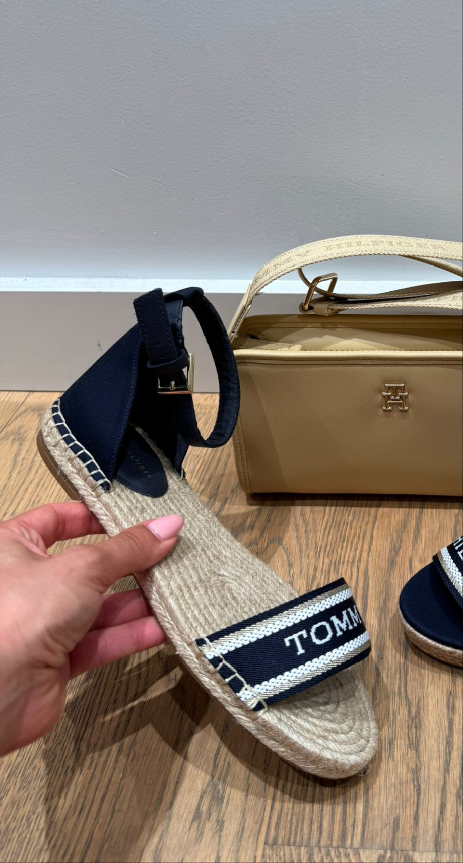 TOMMY HILFIGER sandali paglia