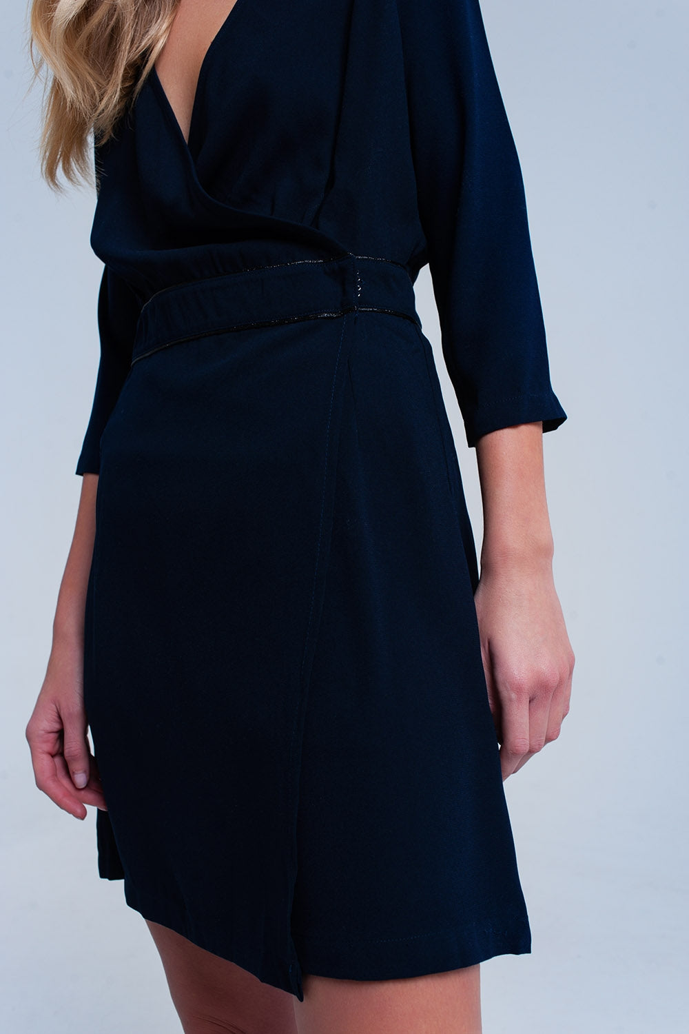 Abito a croce blu con pizzo