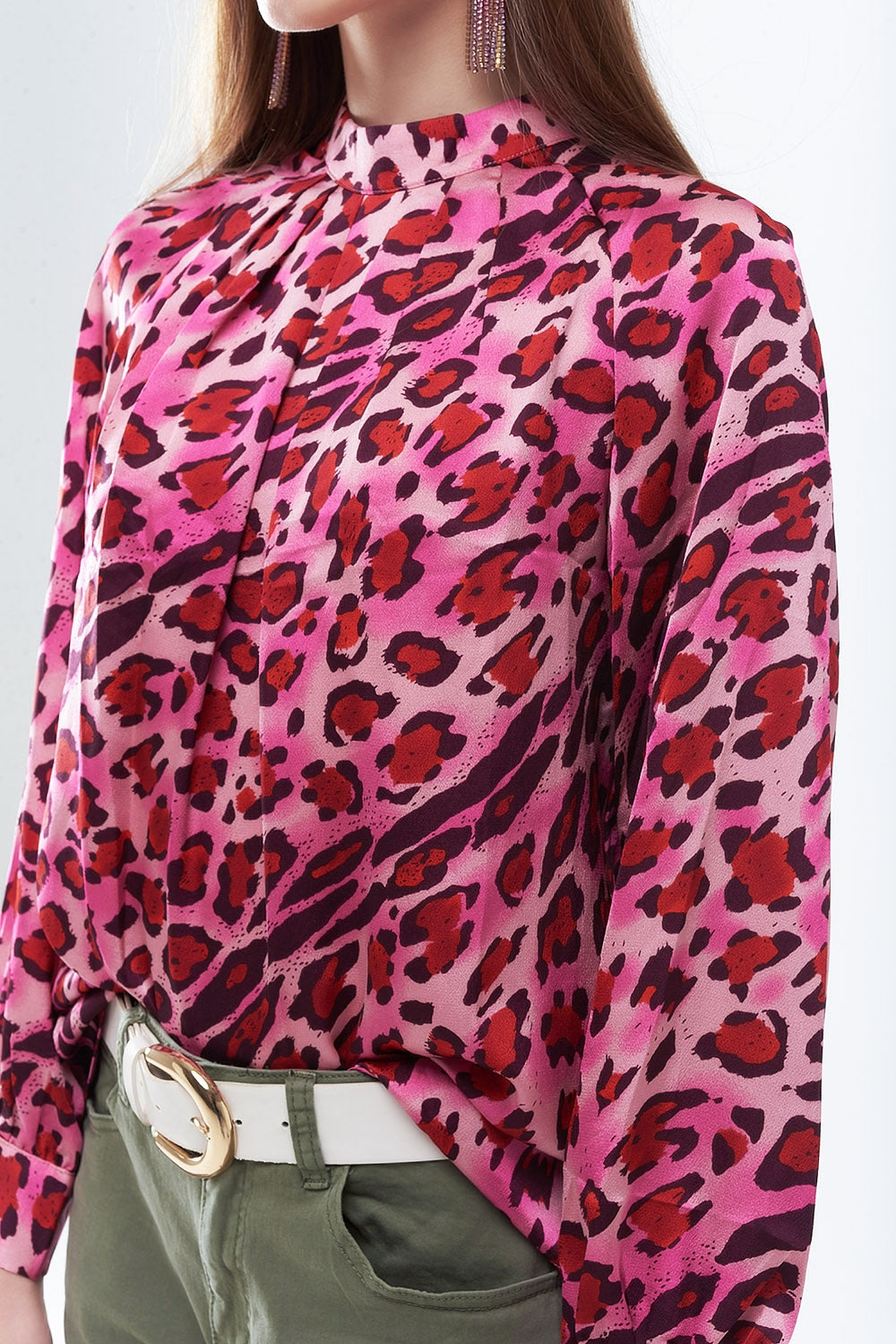 Blusa a Maniche Lunghe in Stampa Leopardata Fucsia alla Moda