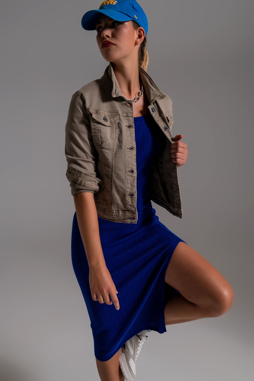 Q2 Giacca di denim basic con tasche in Beige