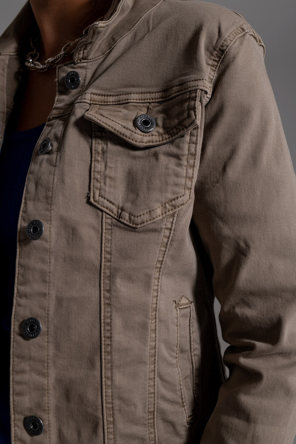 Giacca di denim basic con tasche in Beige
