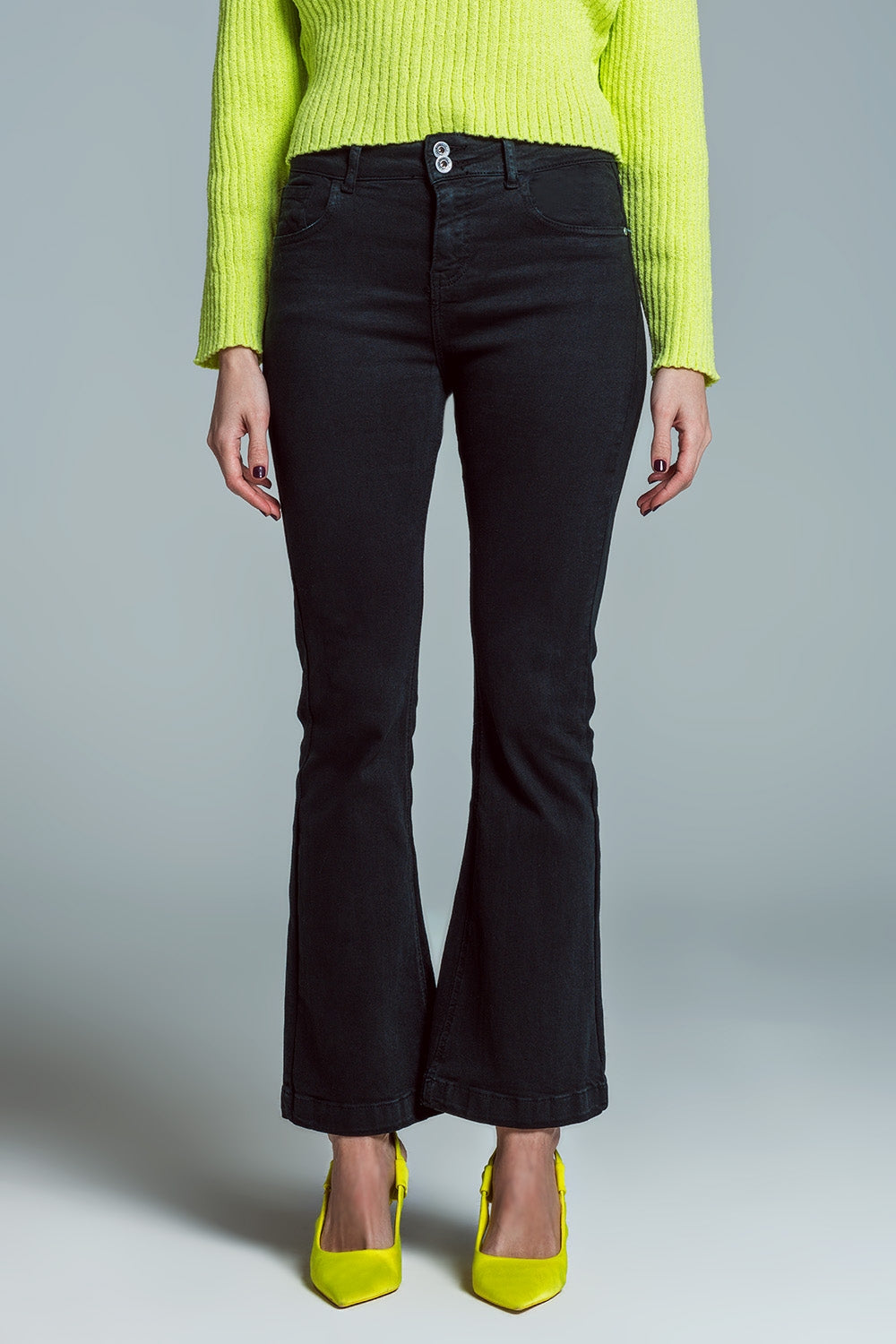 Q2 Jeans skinny svasati con doppio bottone in nero
