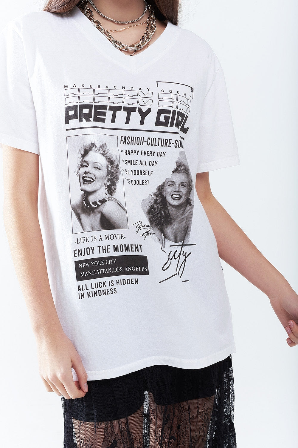 Maglietta Bianca Rilassata di Marilyn Monroe con Icone della Cultura Pop