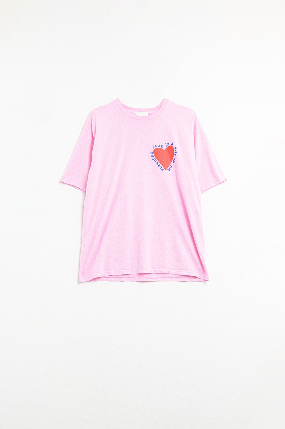 Q2 Maglietta rosa con la scritta L'amore è un bacio sulla fronte
