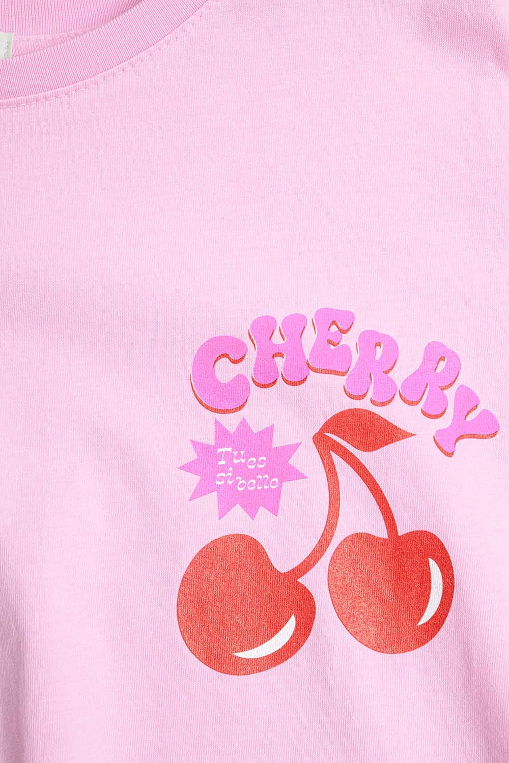 Maglietta rosa con logo e lettere di ciliegia