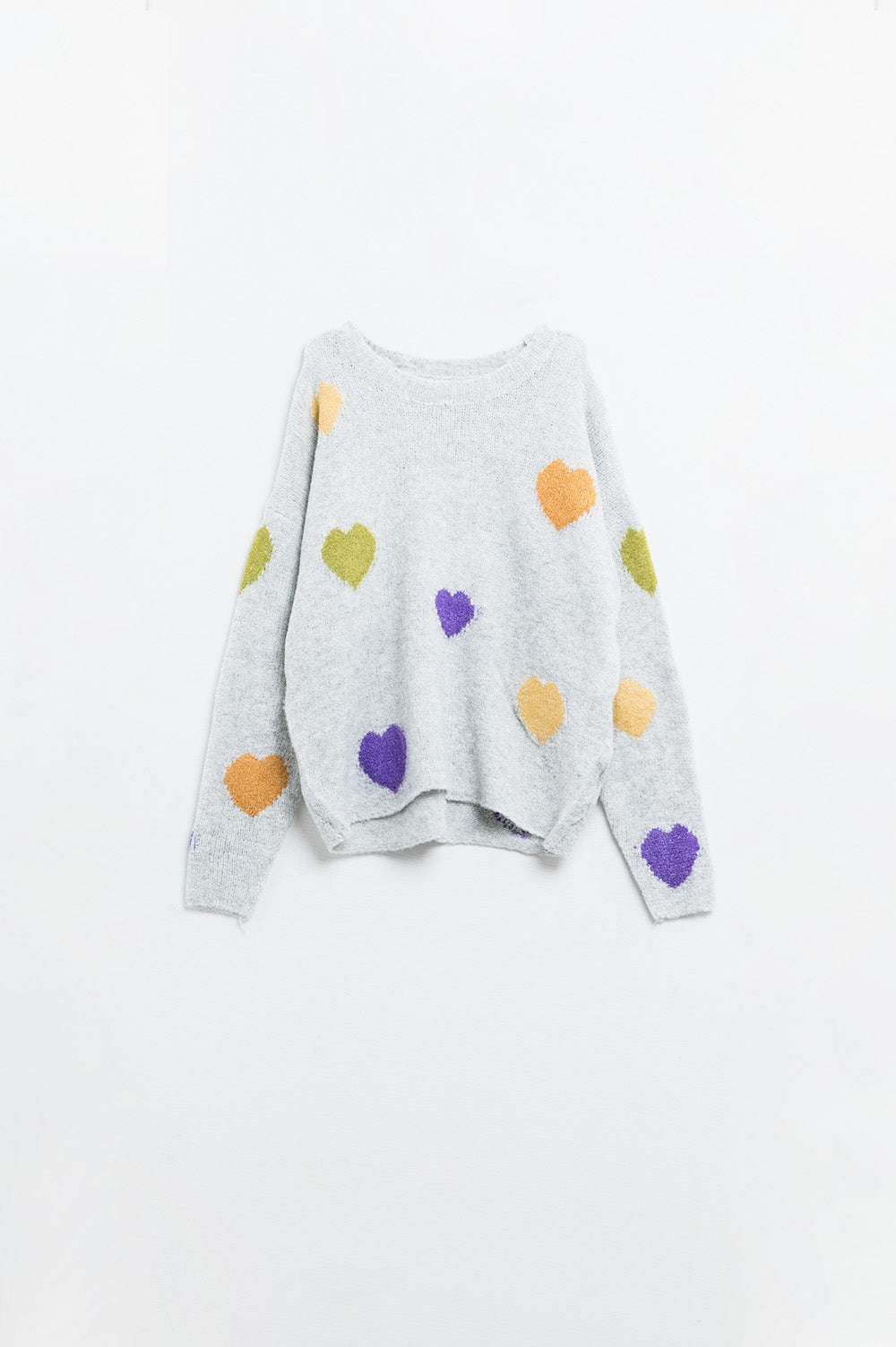Maglione grigio con scollo a barca e stampa a cuore