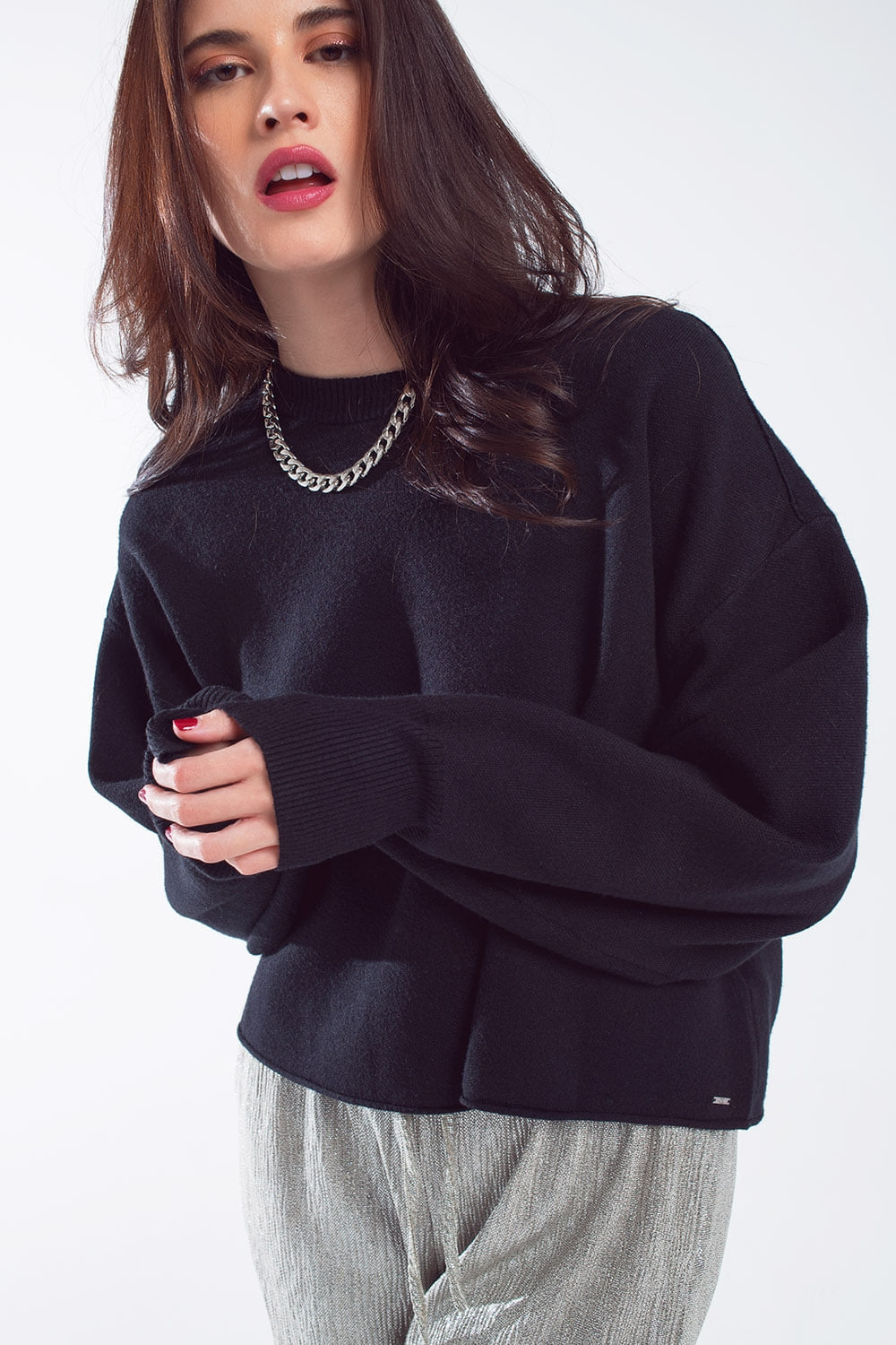 Q2 Maglione oversize con scollo a barca in nero