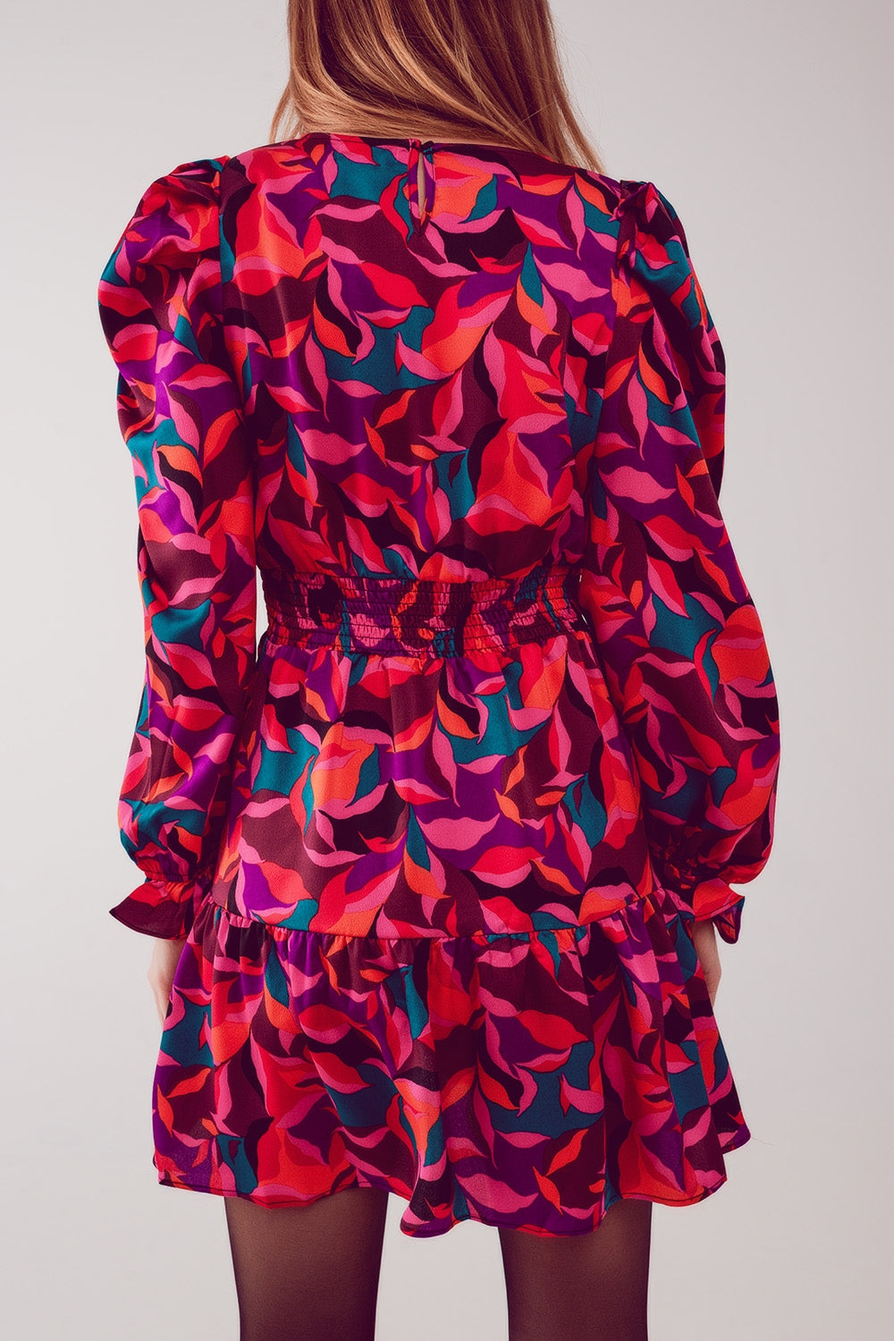 Mini abito fucsia con maniche a sbuffo