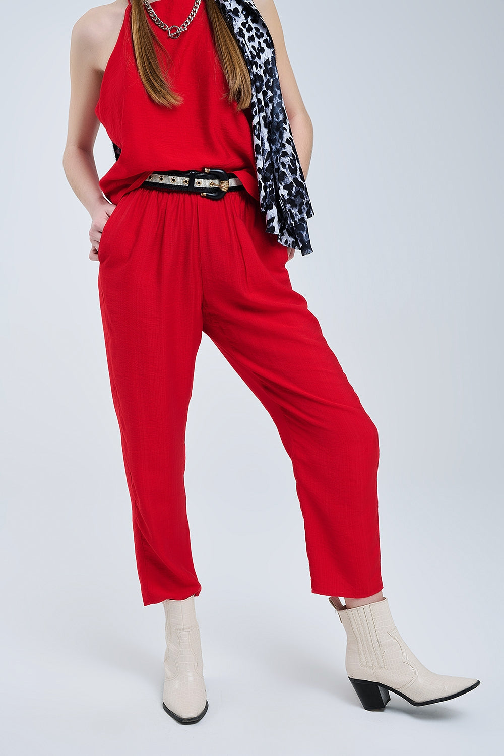 Pantaloni estivi con vita elastica e tasche in rosso