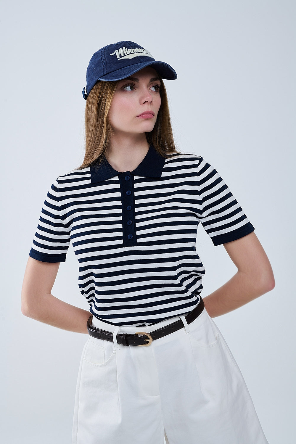 Q2 Polo in maglia a righe bianche e blu