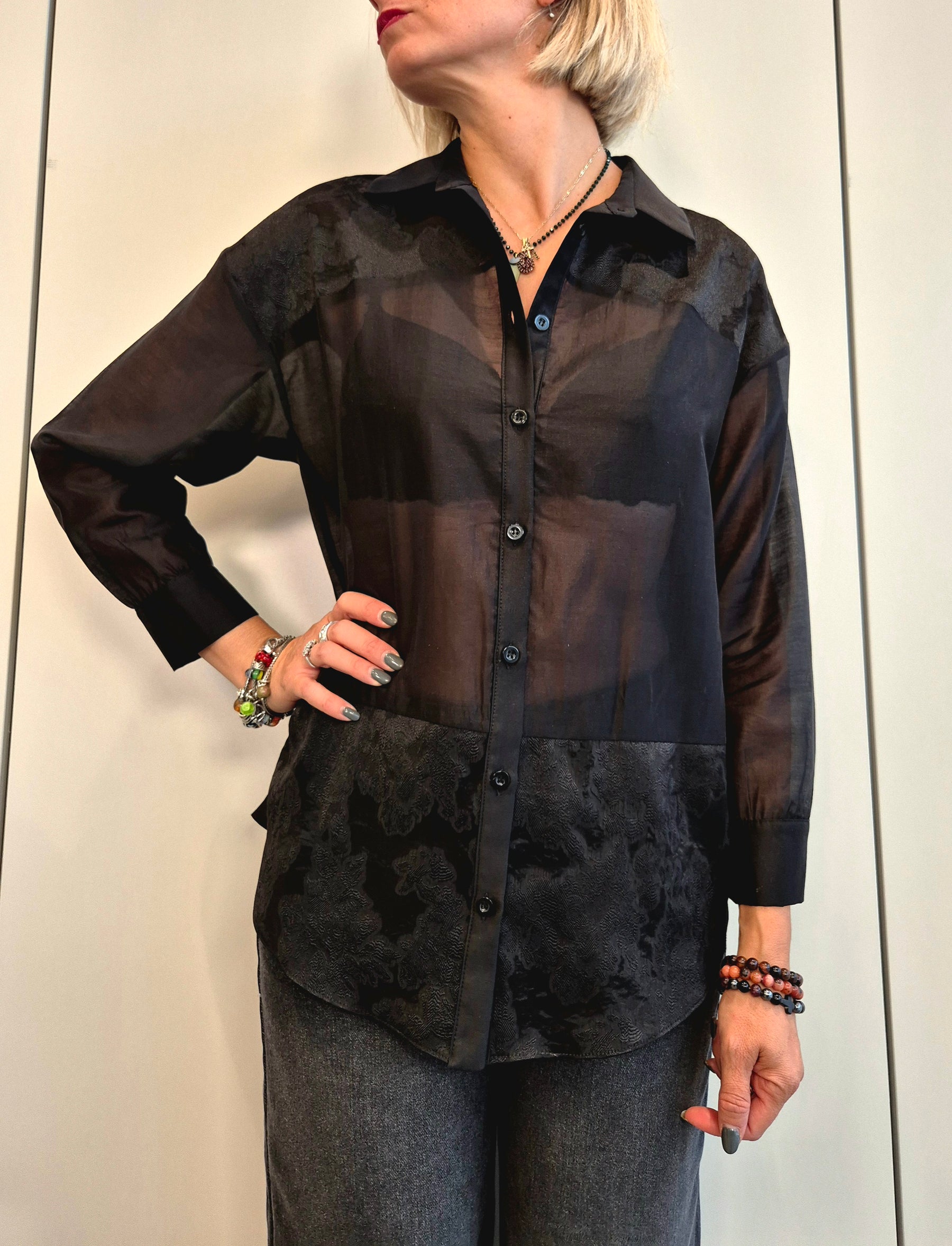 Camicia sofisticata ricami