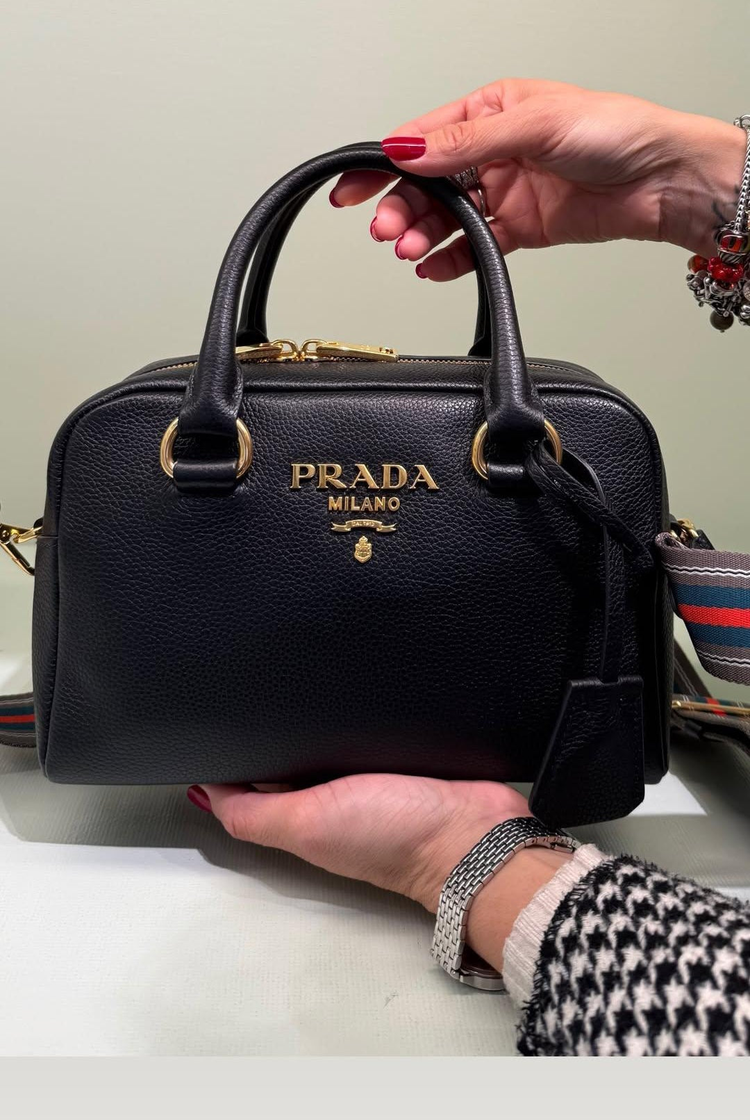 PRADA bauletto nero con tracolla