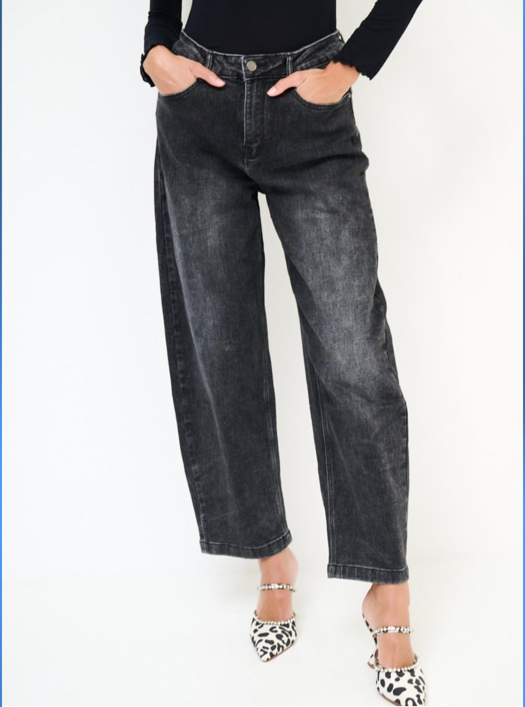 Jeans gamba curvata