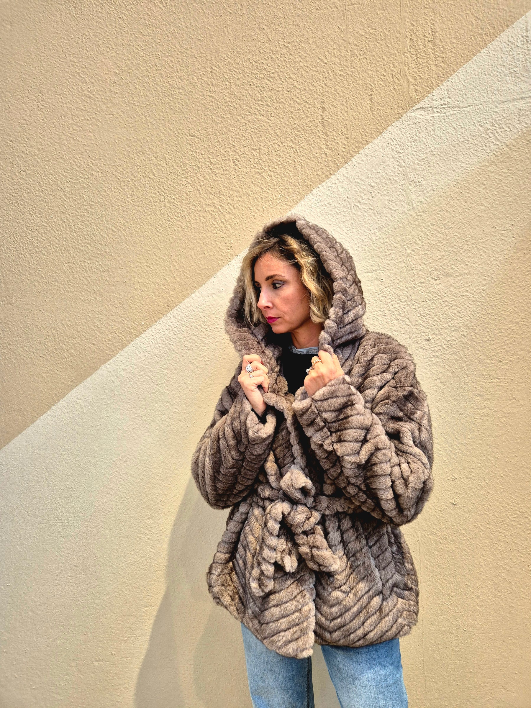 Pelliccia spigata cappuccio