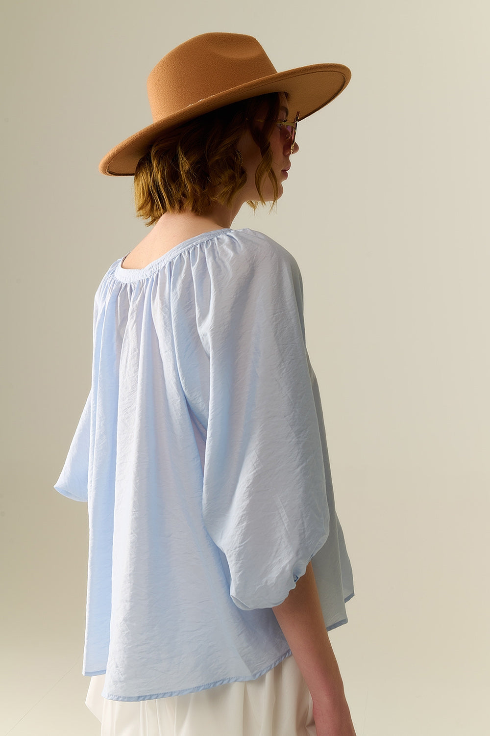 Top in Chiffon Azzurro Baby con Maniche a Palloncino