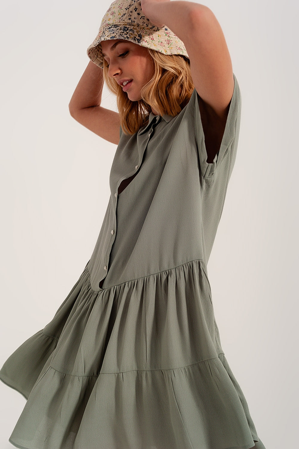 Q2 Vestito camicia con fondo a balze verde