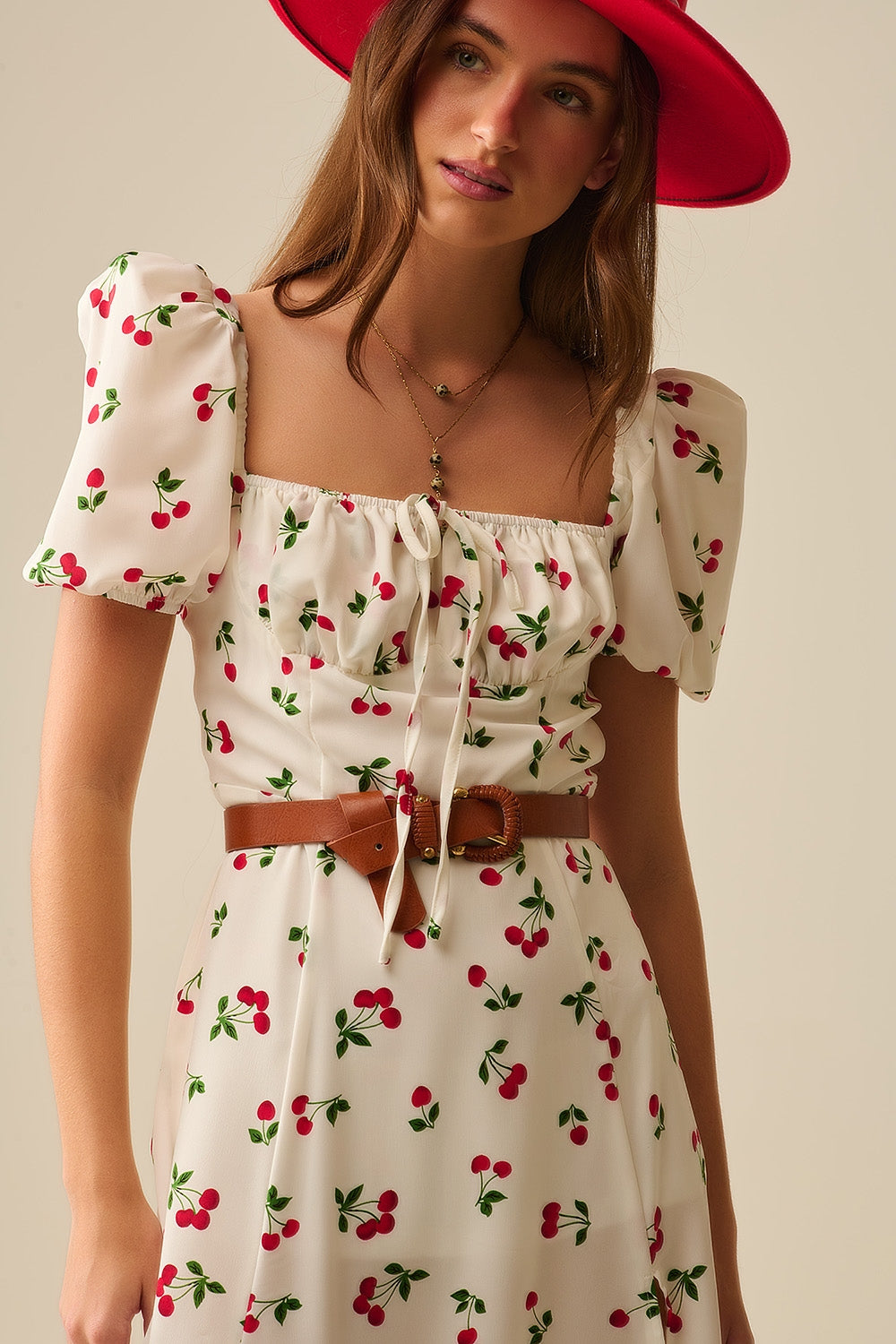 Vestito midi con stampa ciliegia e maniche a sbuffo