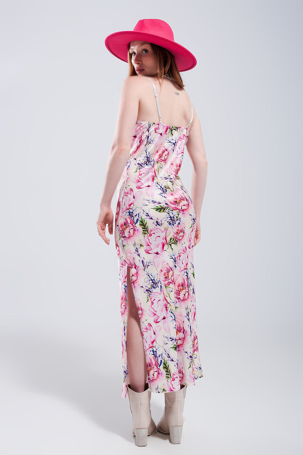 Vestito midi con stampa di rose e scollo profondo a V in raso rosa