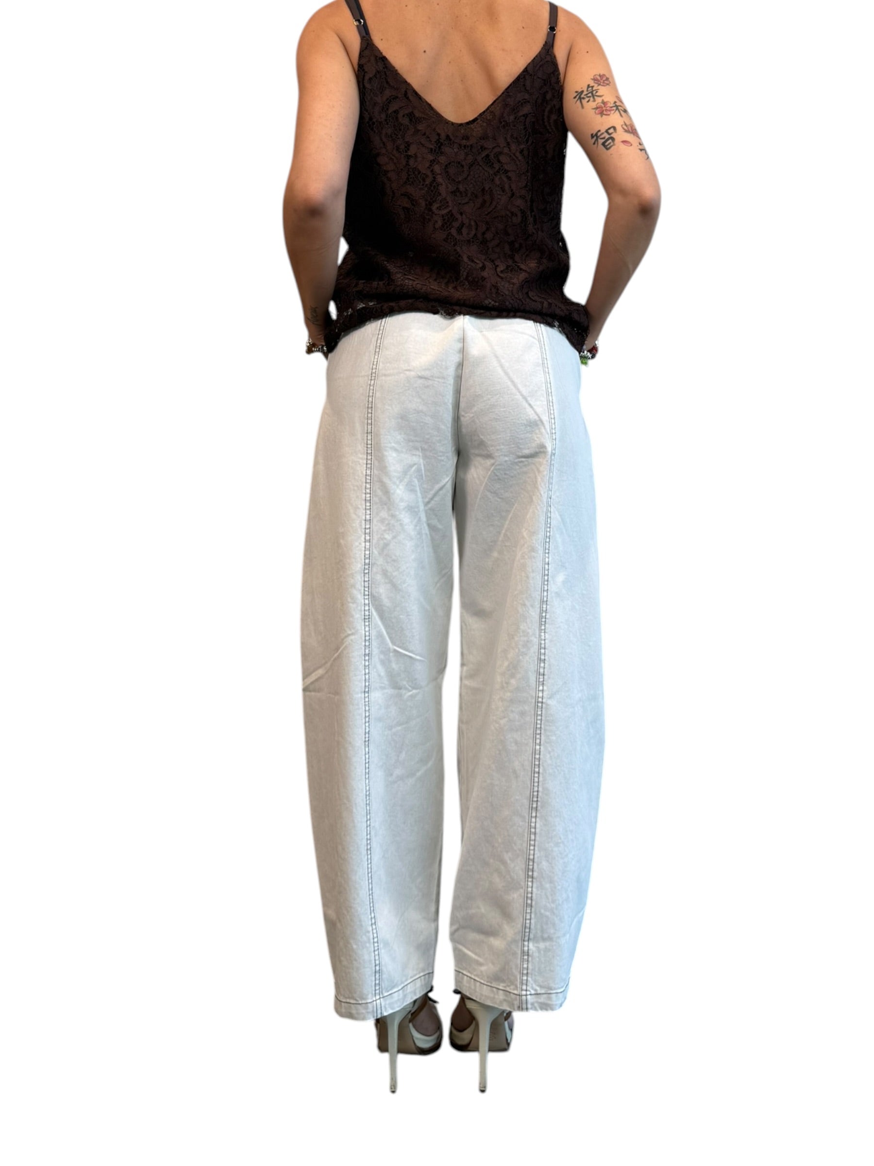 Jeans baloon con cintura inclusa