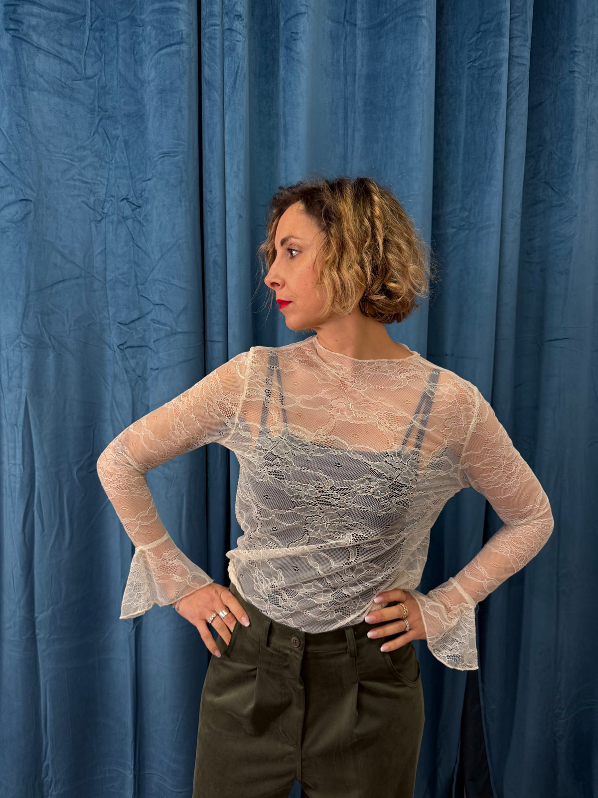 Maglia pizzo manica campana