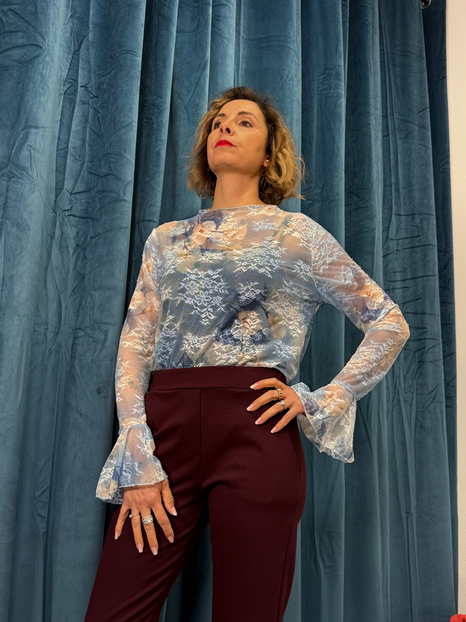Maglia pizzo manica campana