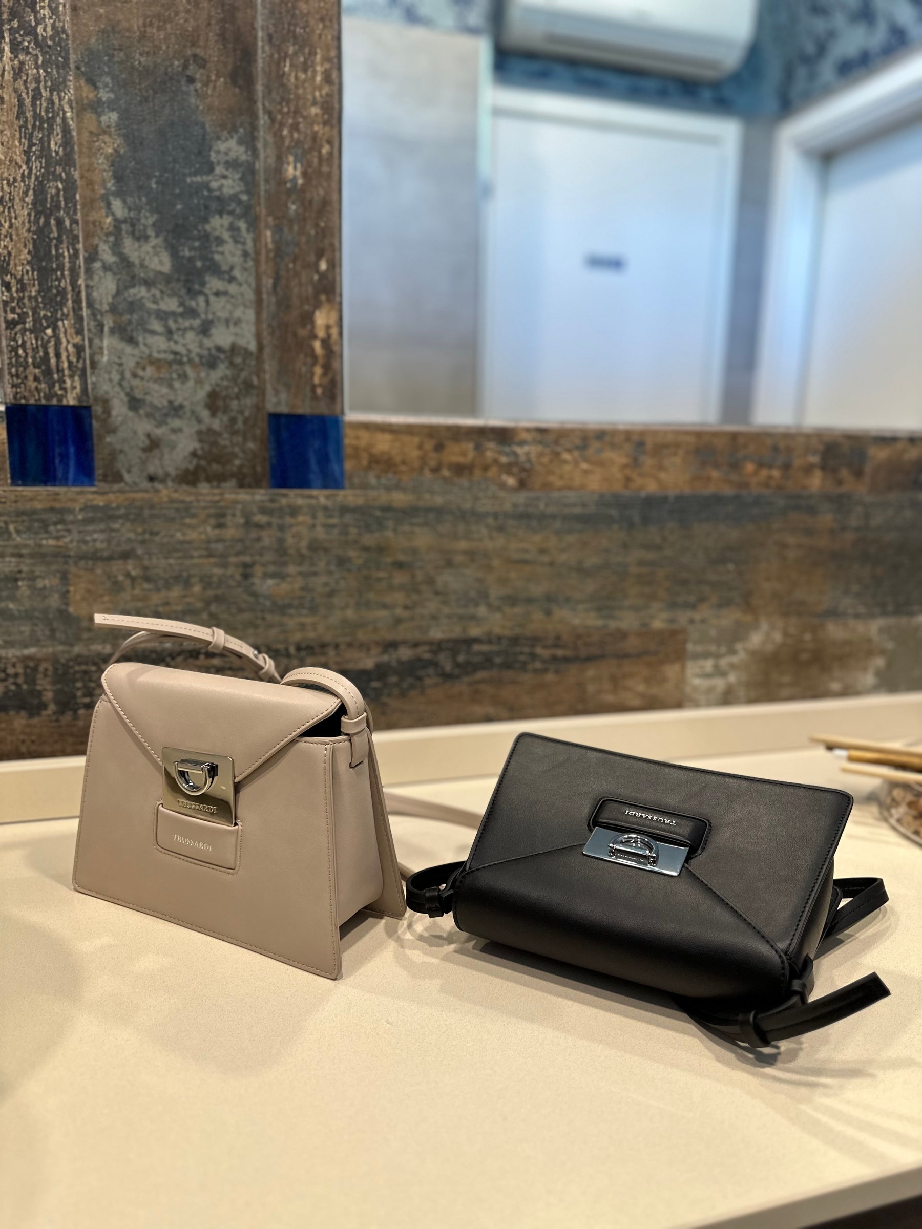 TRUSSARDI Borsa tracolla ghiaccio chiusura argento