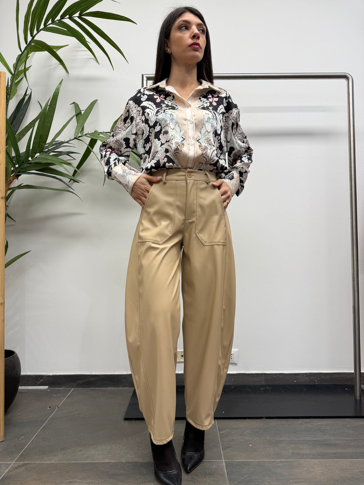 Pantaloni balloon con effetto pelle