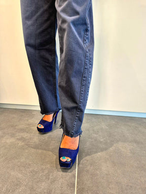 Pantaloni momfit fondo sfrangiato - vari colori