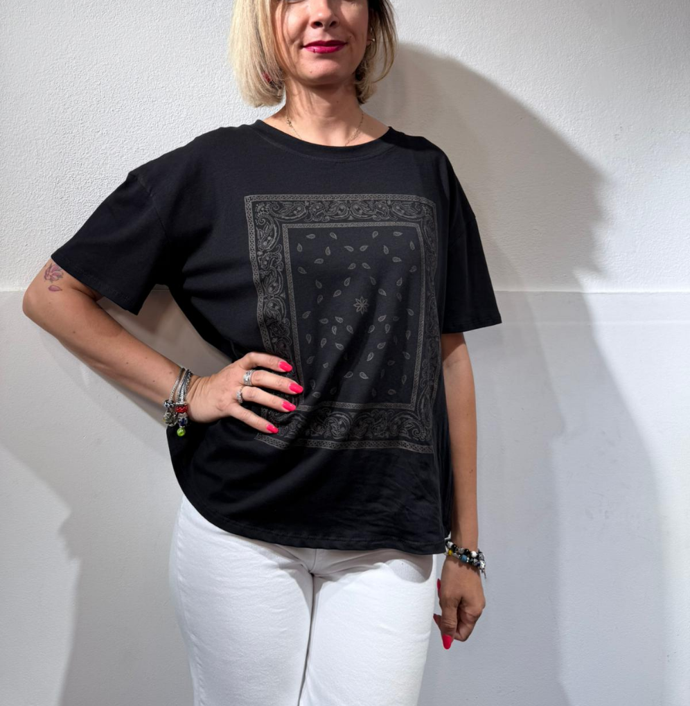 T-SHIRT NERA