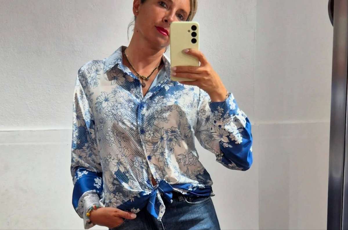 Camicia raso blu e bianca