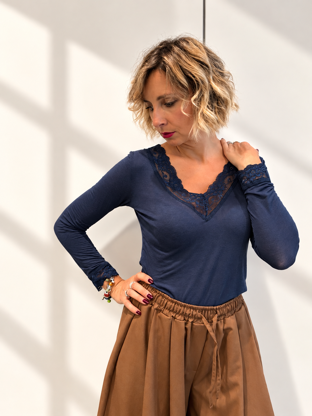 Sottogiacca misto cachemire scollo v pizzo