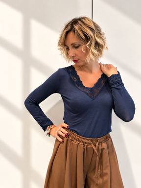 Sottogiacca misto cachemire scollo v pizzo
