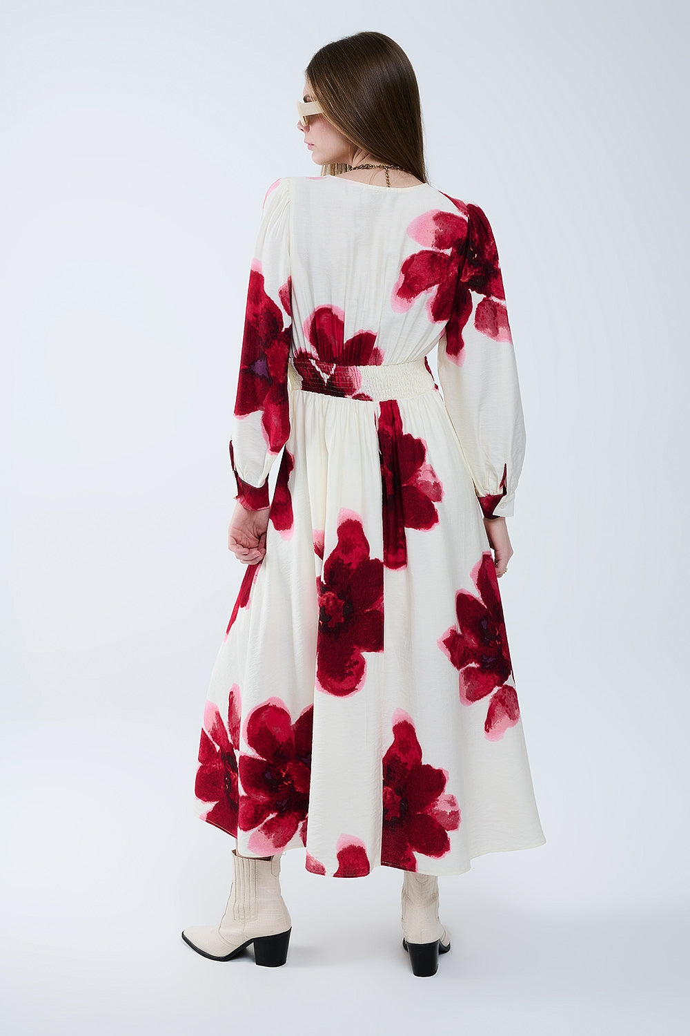 Abito midi beige a portafoglio con stampa floreale tropicale rossa e maniche lunghe