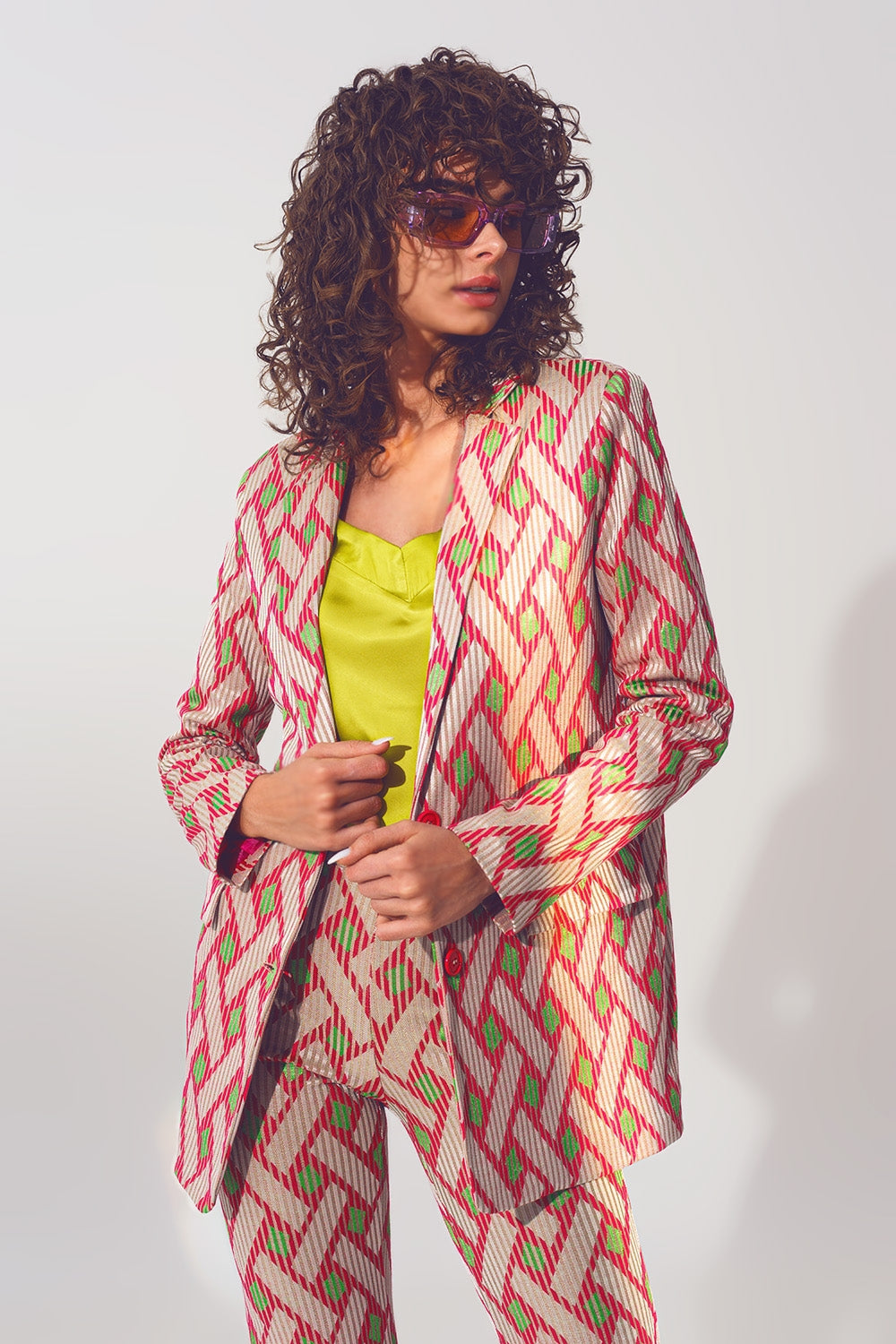 Q2 Blazer rosa con stampa geometrica