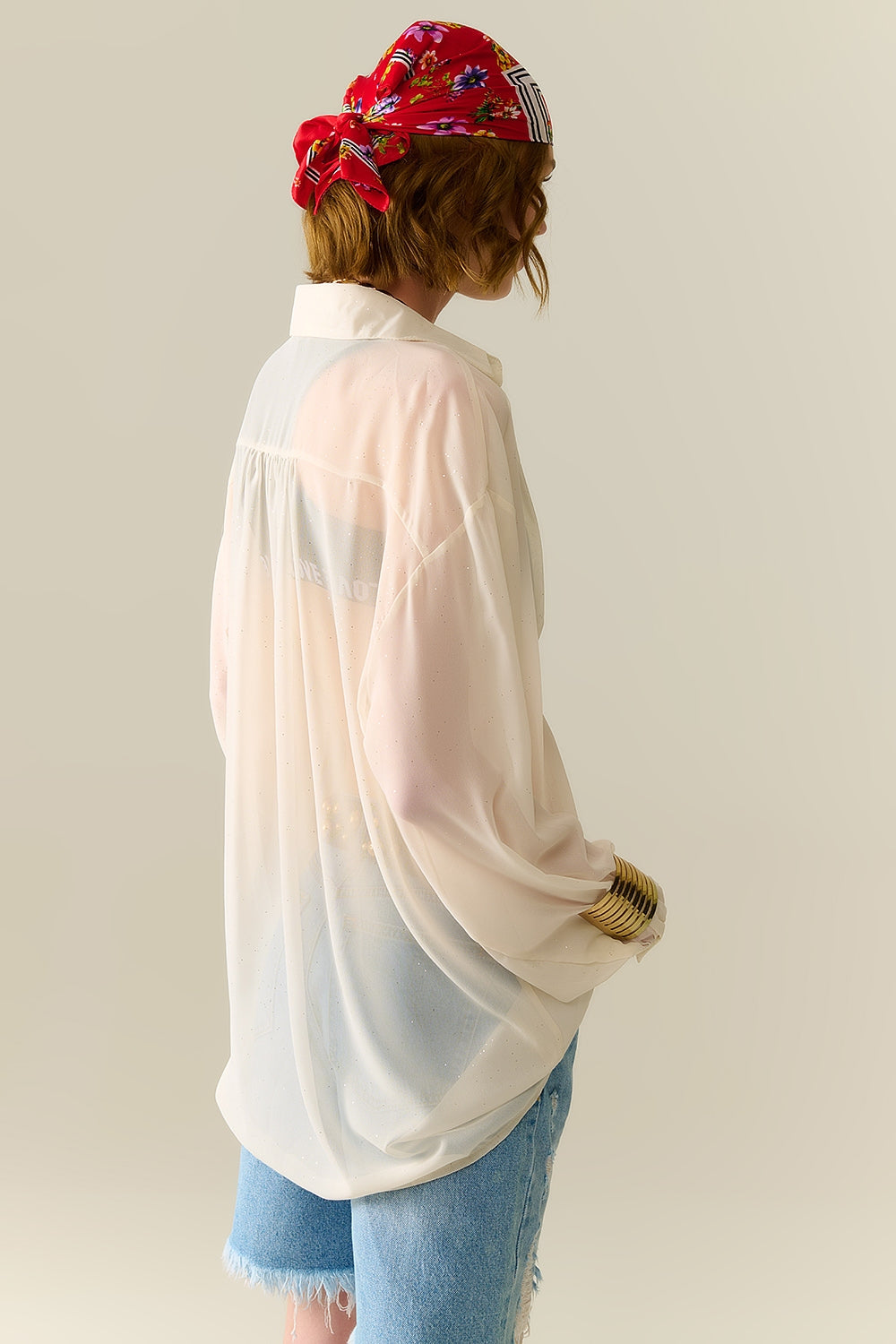 Blusa di chiffon beige morbida con dettaglio glitter
