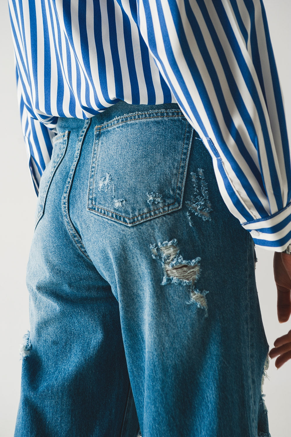 boyfriend jeans distrutti in blu