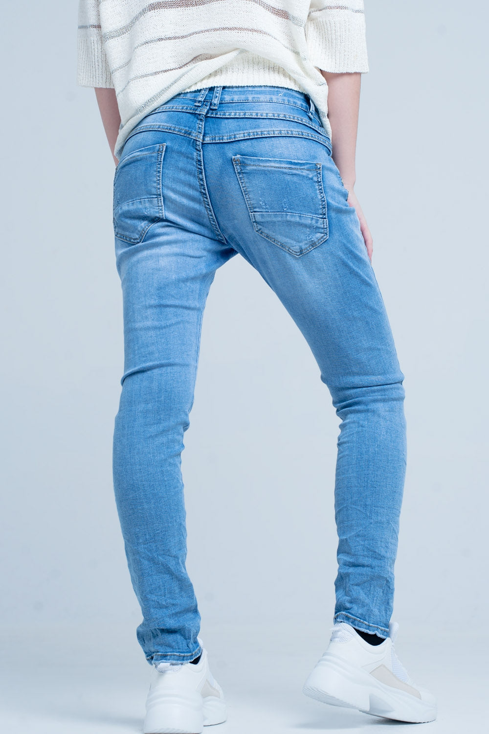 Boyfriend jeans invecchiati