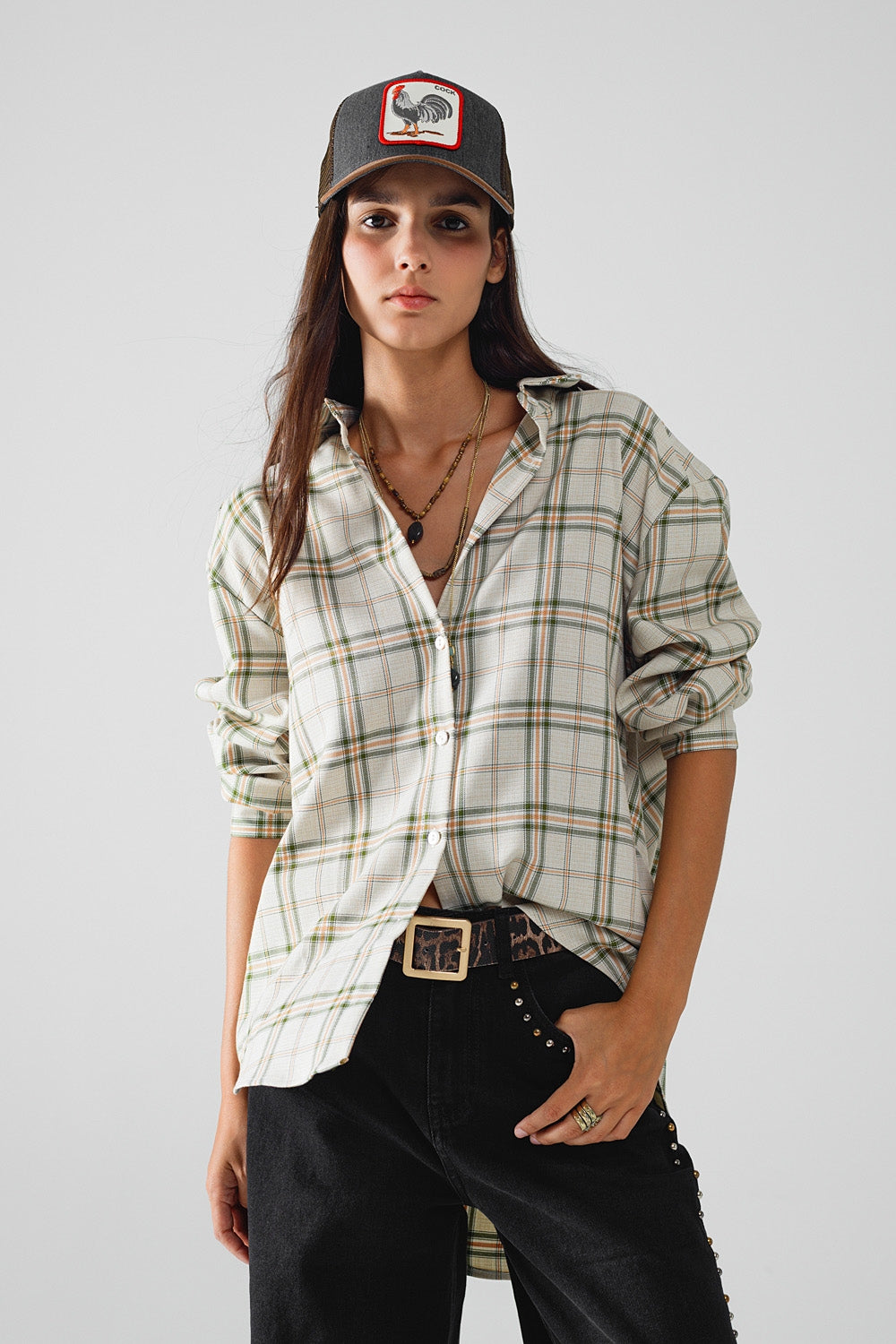 Camicia a quadri con apertura sul retro in beige