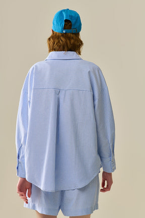 Camicia A Righe Bianche Con Bottoni In Blu