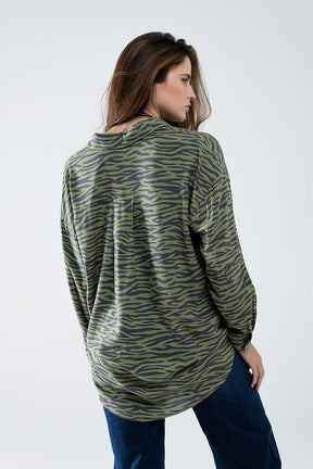 Camicia con stampa zebrata in verde