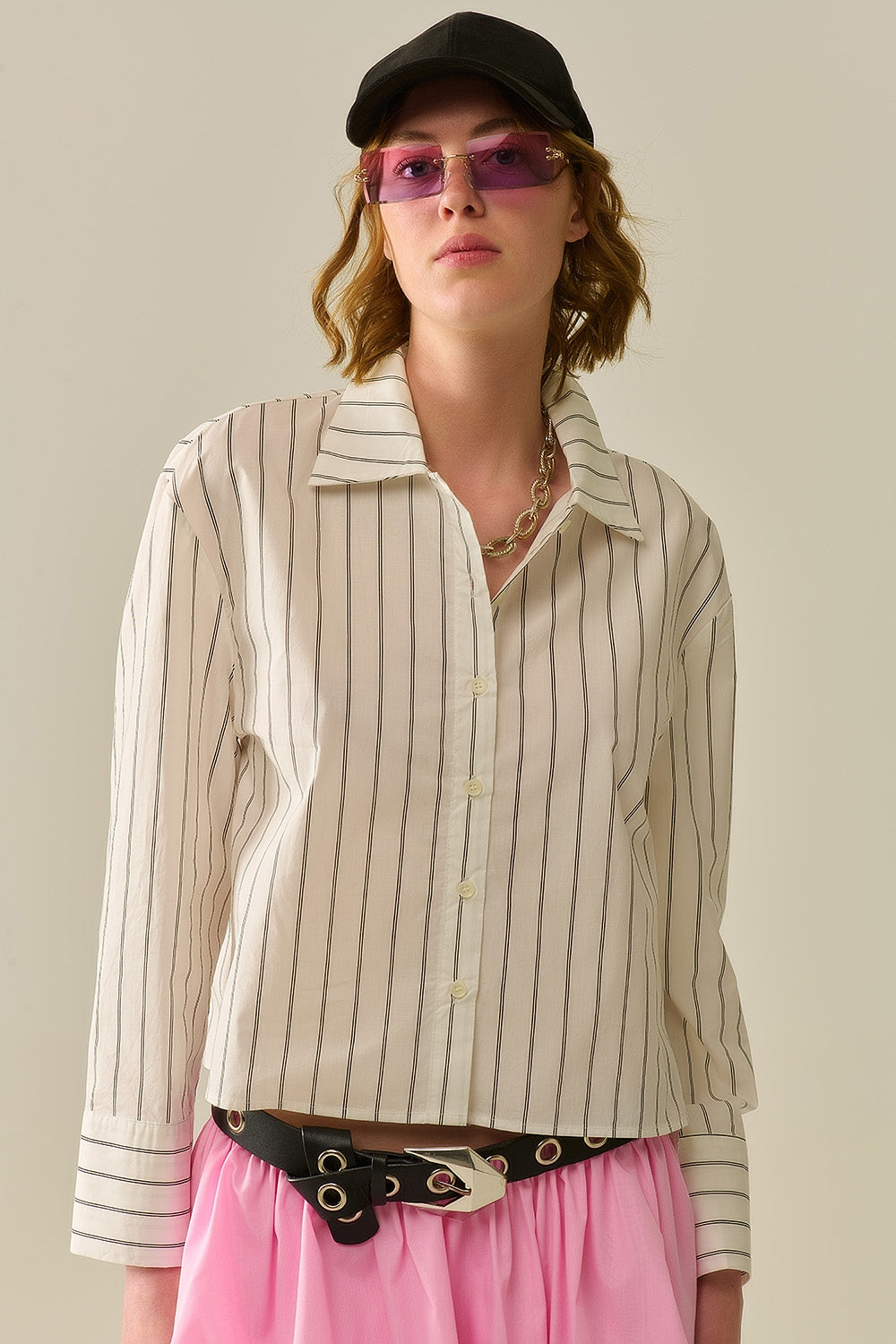 Q2 camicia di popeline bianca a righe tagliata