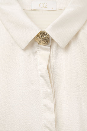 Camicia in raso testurizzato color crema