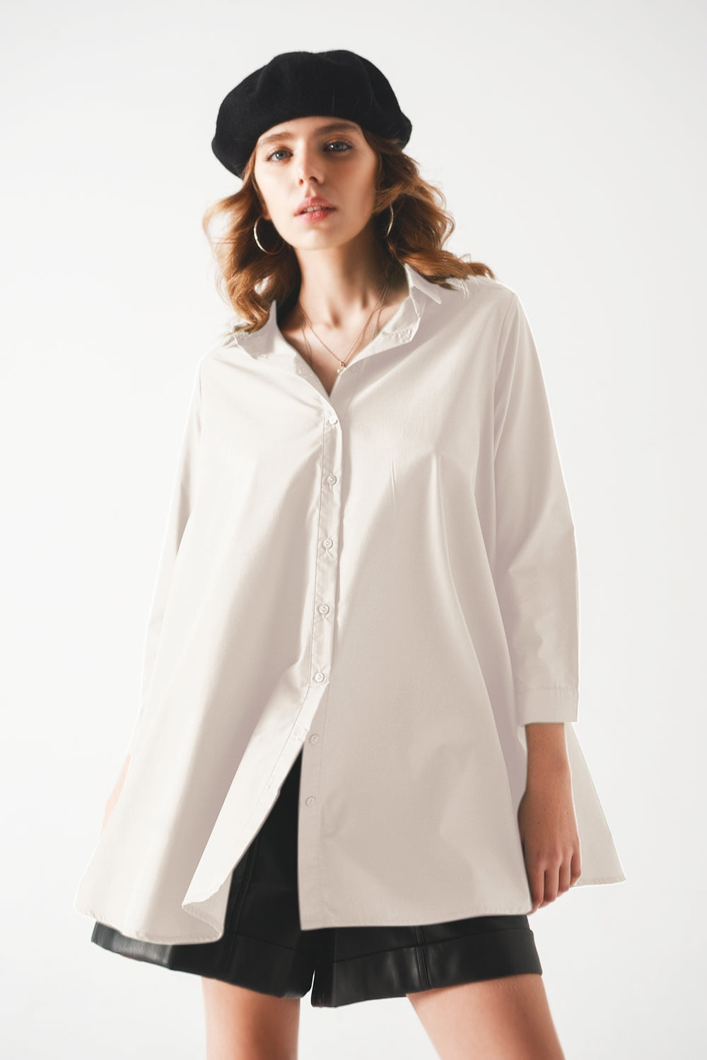 Q2 Camicia oversize in popeline con linea ad A in bianco