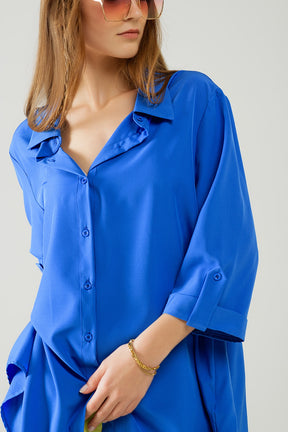 Camicia realizzata in tessuto molto morbido e leggero di colore blu elettrico