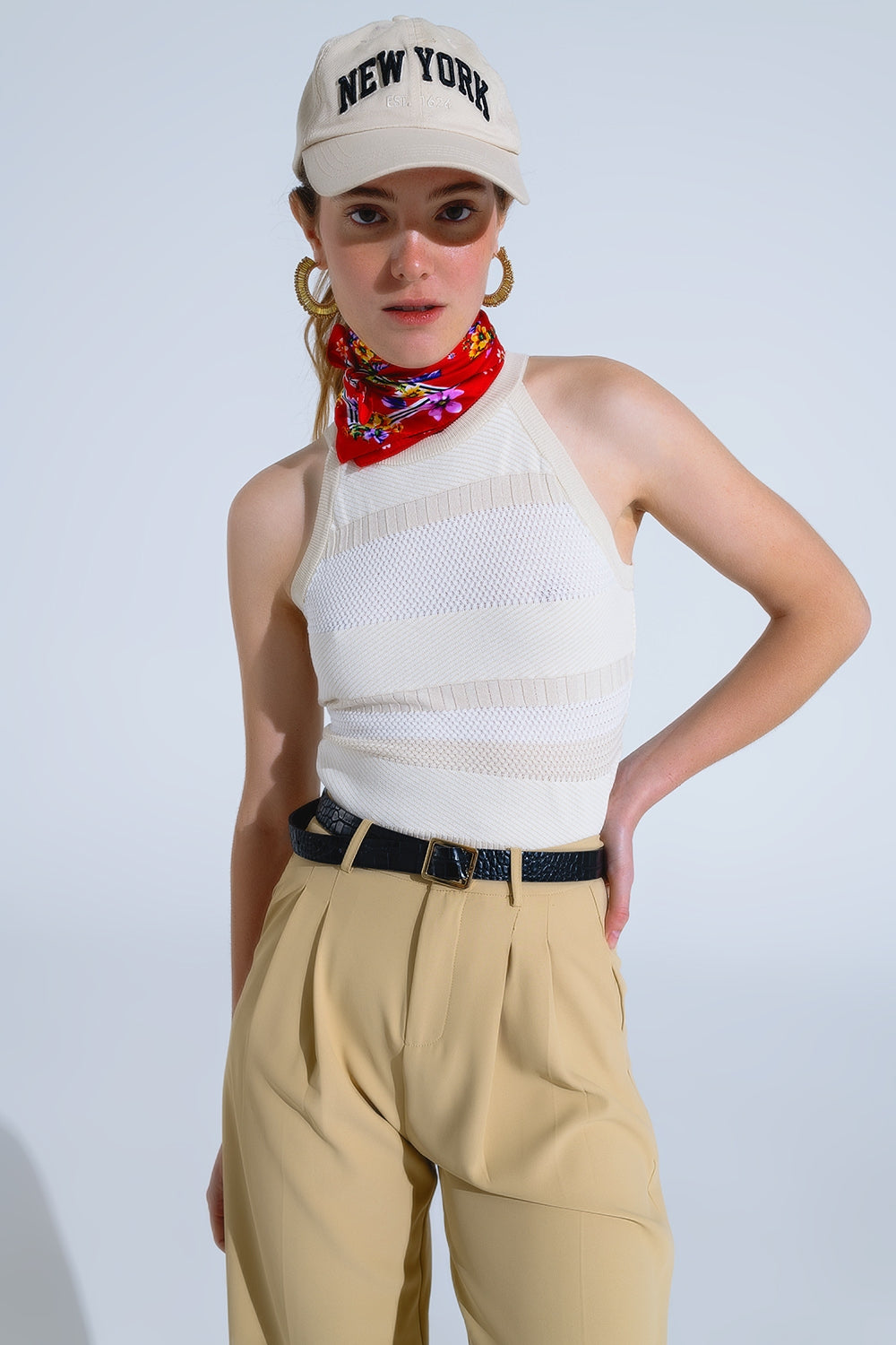 Canotta Halter beige con disegno a righe in diverse maglie