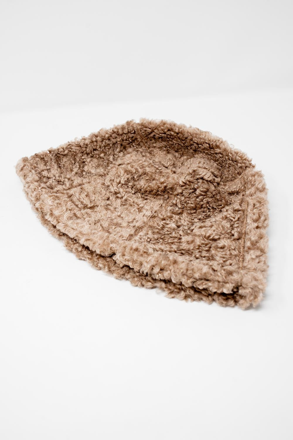 Cappello Bucket colore mocha mousse in pile borg